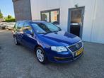Volkswagen Passat Variant 1.6 FSI / Clima/ Cruise / Navi, Auto's, Gebruikt, 4 cilinders, Blauw, 116 pk