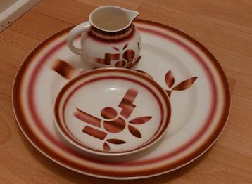 Vintage Servies: Bord, Melkkan & Schotel beschikbaar voor biedingen