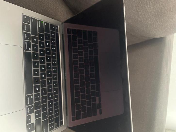 MacBook Pro 13 inch iCloud defect scherm, Computers en Software, Apple Macbooks, Zo goed als nieuw, MacBook Pro, 13 inch, 4 Ghz of meer