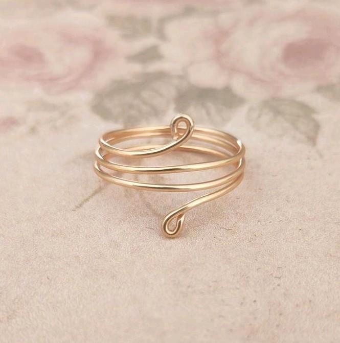 Gouden ring - Linea Magica, Sieraden, Tassen en Uiterlijk, Ringen, Nieuw, Dame, Goud, Goud, Ophalen of Verzenden