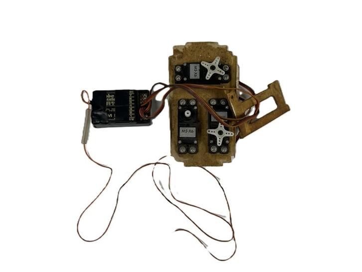 3x MS-X6 servo + Robbe Futaba ontvanger rc vliegtuig, Hobby en Vrije tijd, Modelbouw | Vliegtuigen en Helikopters, Gebruikt, 1:72 tot 1:144