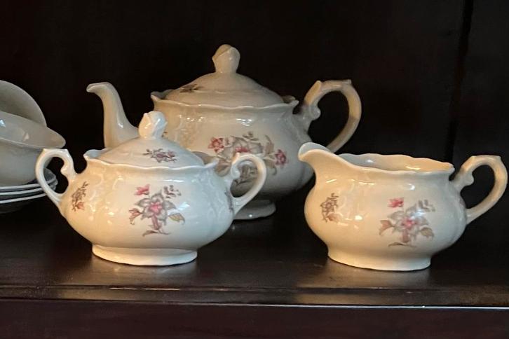 Nostaligisch theeservies Mosa Maastricht, Antiek en Kunst, Antiek | Servies compleet, Ophalen of Verzenden