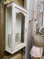 Brocante wandkastje vitrine kastje hangkastje, Antiek en Kunst, Ophalen