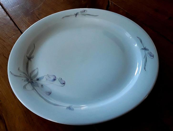 Bord bavaria winterling roslau - bloem, grijs, roze, lelietj, Antiek en Kunst, Antiek | Servies los, Ophalen of Verzenden