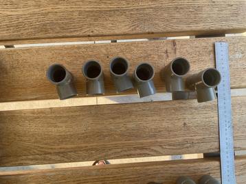 Diverse verbindings stukken pvc buis 32MM beschikbaar voor biedingen