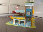 Houten speelgoed garage met lift, Kinderen en Baby's, Speelgoed | Houten speelgoed, Ophalen, Gebruikt