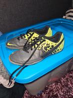 Te koop nike zaal gym voetbal schoenenmaat 35, Ophalen of Verzenden, Jongen of Meisje, Sportschoenen