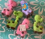 Leuke giraf knuffels in roze groen en paars met raamplakker, Ophalen of Verzenden, Nieuw