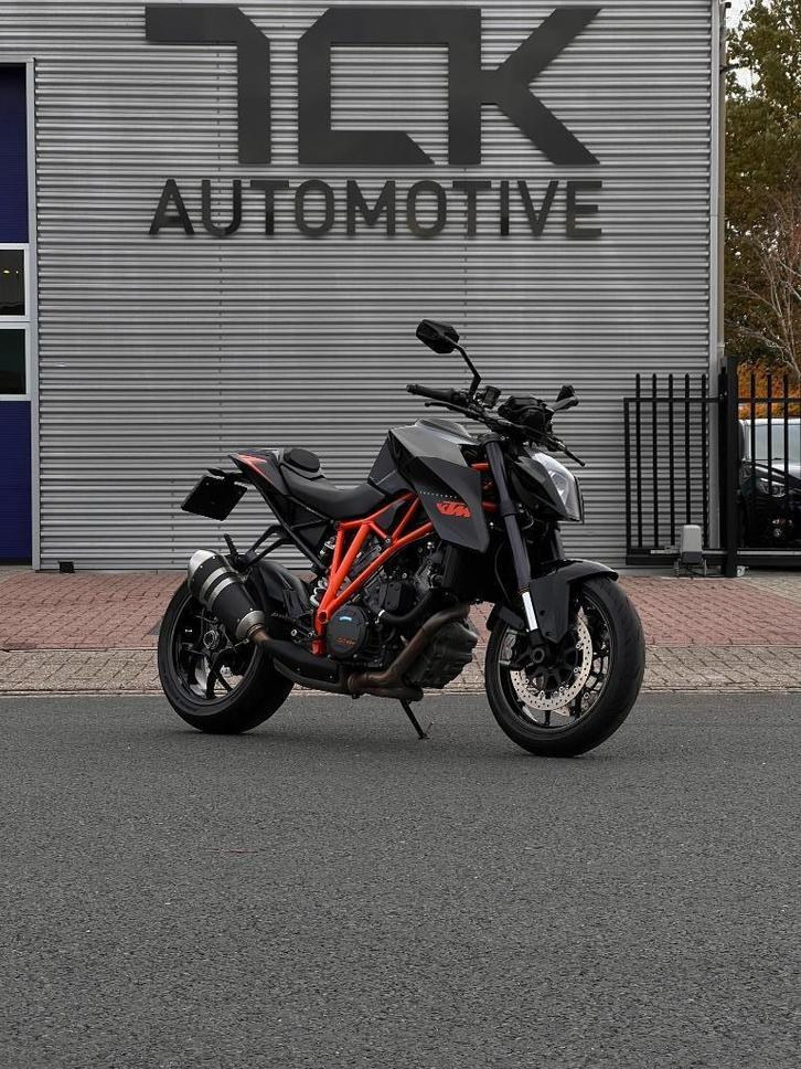 KTM Super Duke R 1290 | 2016 | 26.063 km, Motoren, Motoren | KTM, Bedrijf, Naked bike, meer dan 35 kW, 2 cilinders, Motorrijbewijs A