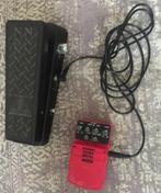 Behringer Ultra Metal UM300 with effect pedaal muziek, Ophalen of Verzenden, Zo goed als nieuw