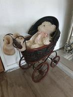 Antieke poppenwagen met beer, Antiek en Kunst, Antiek | Speelgoed, Ophalen of Verzenden