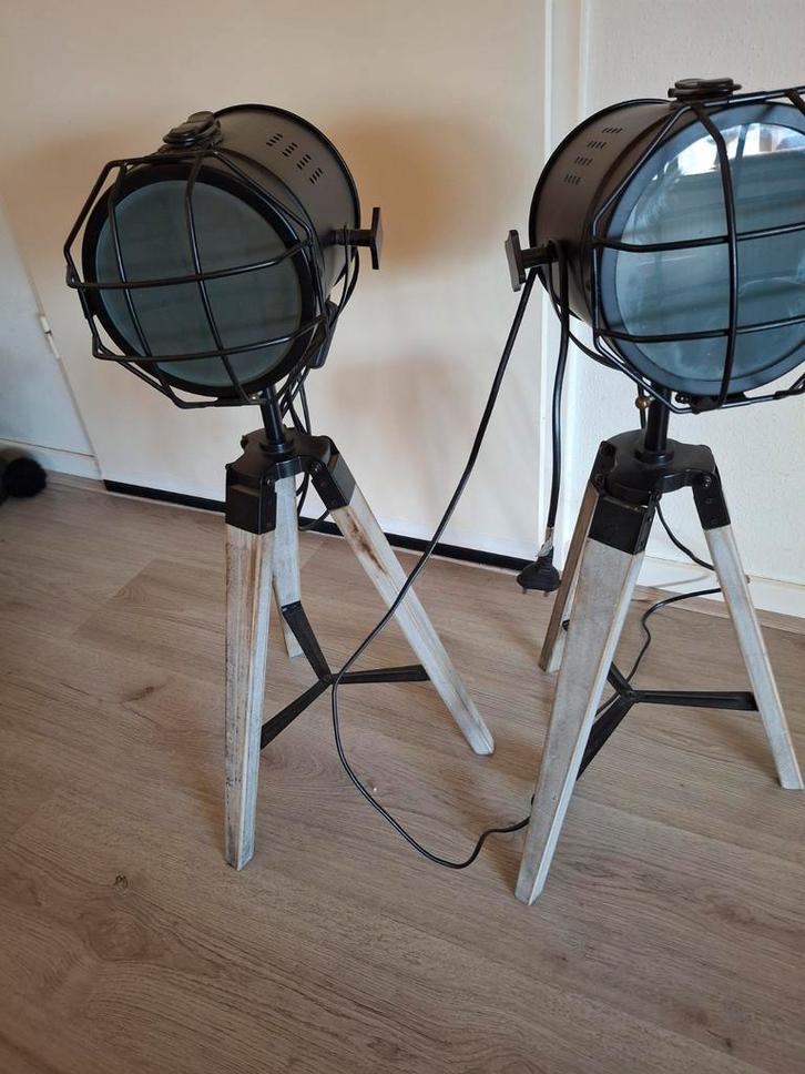 2 Industriële Staande Lampen - 65cm, Huis en Inrichting, Lampen | Vloerlampen, 150 tot 200 cm, Ophalen