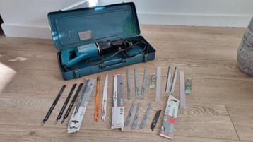 Makita Reciprozaag JR3000V 590W Met Veel Zaagjes beschikbaar voor biedingen