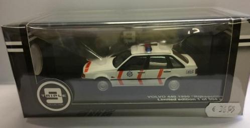 Jsn Triple9 1:43 Volvo 440 rijkspolitie dj-vb-34, Hobby en Vrije tijd, Modelauto's | 1:43, Nieuw, Auto, Overige merken, Ophalen of Verzenden