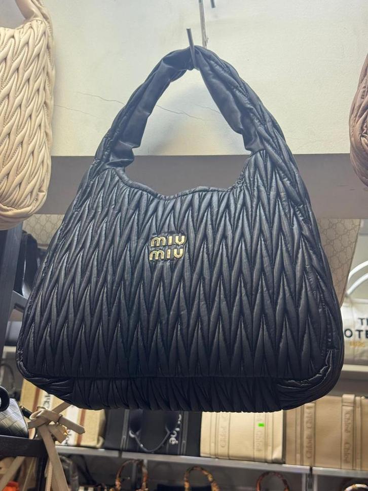 Miu Miu dames tas nieuw nu voor € 70,-, Sieraden, Tassen en Uiterlijk, Tassen | Reistassen en Weekendtassen, Zo goed als nieuw