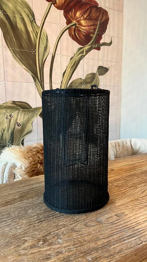 Zwart windlicht (ongebruikt), Huis en Inrichting, Woonaccessoires | Kandelaars en Kaarsen, Nieuw, Minder dan 25 cm, Metaal, Zwart