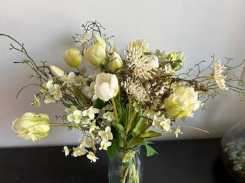 Mooi boeket witte kunst bloemen (prj) beschikbaar voor biedingen