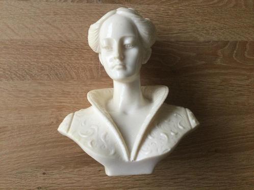 Buste van vrouw A.Giannelli. Ivorine, Antiek en Kunst, Kunst | Beelden en Houtsnijwerken, Ophalen of Verzenden