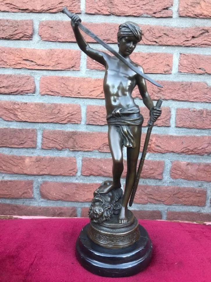 bronzen beeld: DAVID VERSLAAT GOLIATH, Antiek en Kunst, Curiosa en Brocante, Ophalen of Verzenden