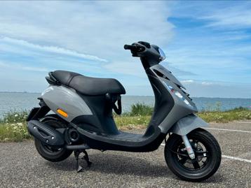 Piaggio Zip | Nardo Grey | 45KMH | 936KM beschikbaar voor biedingen