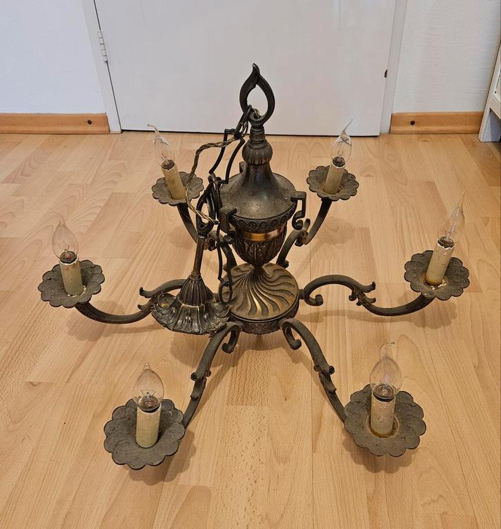 Oude Kroonluchter - 6 Arms met Lampjes, Huis en Inrichting, Lampen | Kroonluchters, Gebruikt, Metaal, Ophalen