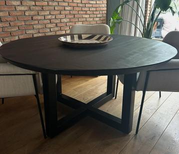 Ronde eettafel 1.50 beschikbaar voor biedingen