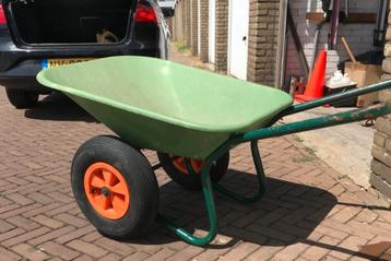 Goede kunststof kruiwagen met luchtbanden  beschikbaar voor biedingen