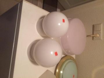 verschillende lampen en schemerlampen beschikbaar voor biedingen