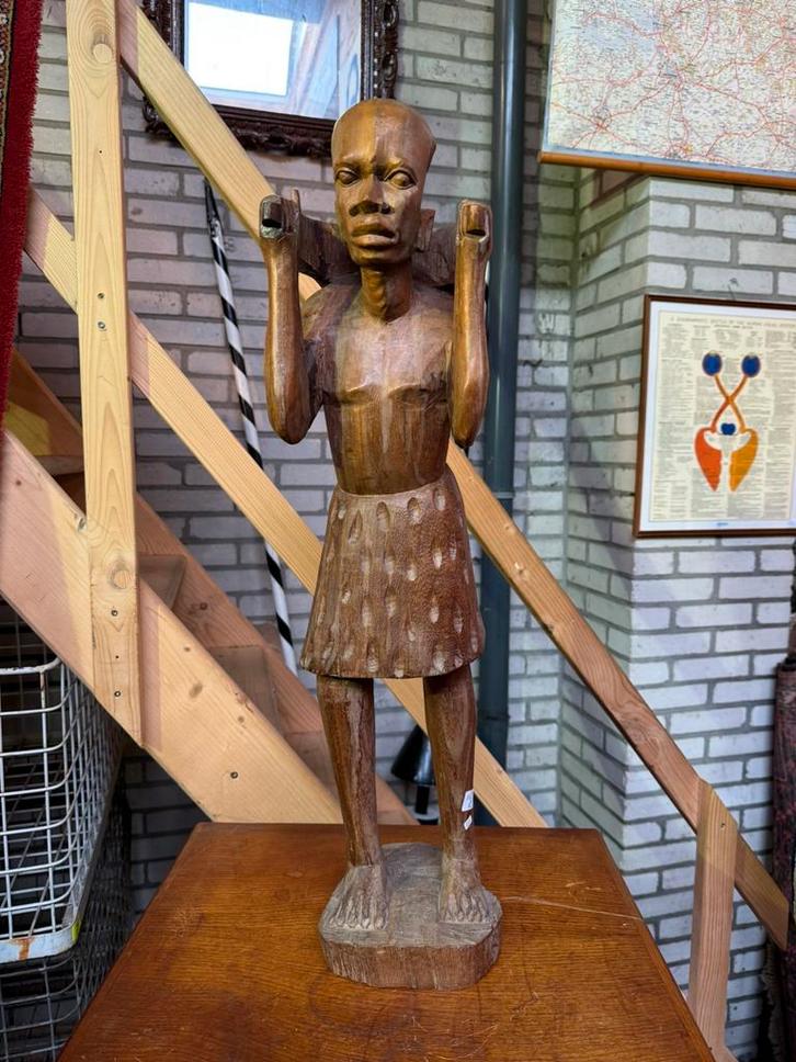 Houtsnijwerk Afrikaanse jager, Antiek en Kunst, Kunst | Beelden en Houtsnijwerken, Ophalen of Verzenden