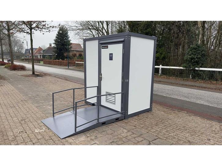 2025 Stahlworks Gehandicapte Sanitairunit / Toiletuinit, Zakelijke goederen, Machines en Bouw | Keten en Containers