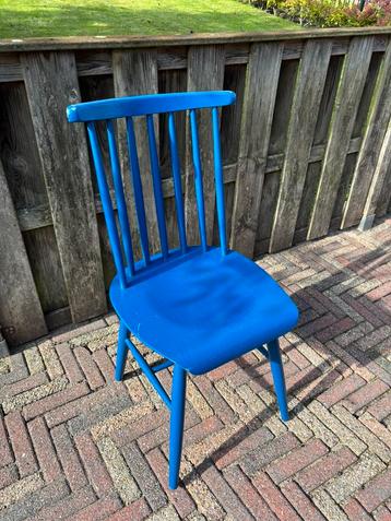 Super leuk vintage spijlenstoeltje beschikbaar voor biedingen