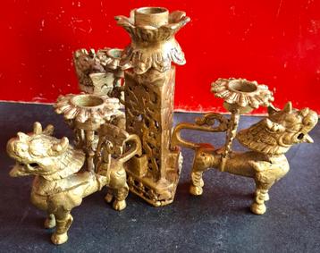 Foo Dogs. Nepal. Kandelaar.  Brons.  1900. beschikbaar voor biedingen