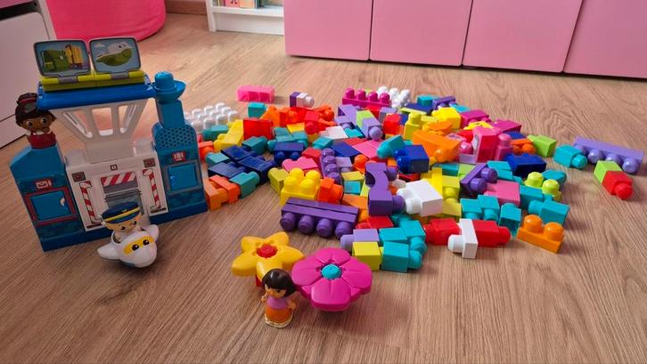 Mega Blocks Dora the explorer en Mega Bloks vliegveld, Kinderen en Baby's, Speelgoed | Bouwstenen, Gebruikt, Megabloks, Ophalen of Verzenden