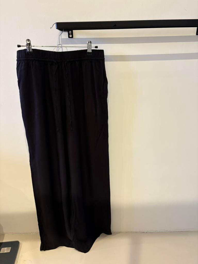 Zwarte broek met wijde pijpen, Zwart, Ophalen of Verzenden, Zo goed als nieuw, Maat 36 (S)