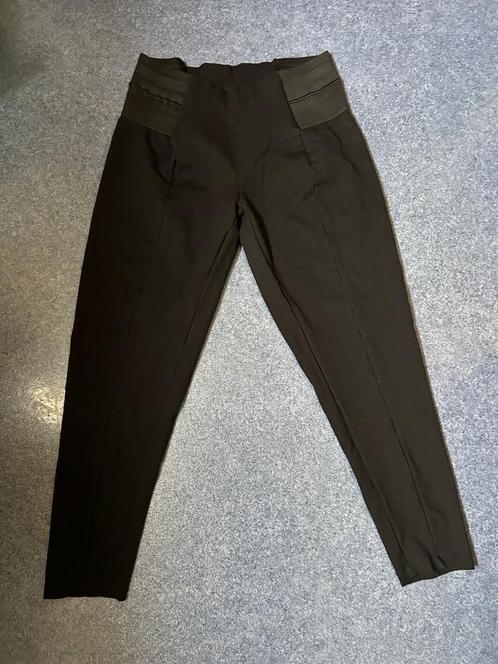 Zizzi pantalon/tregging zwart met elastische zijkanten mt 44, Kleding | Dames, Broeken en Pantalons, Zo goed als nieuw, Maat 42/44 (L)