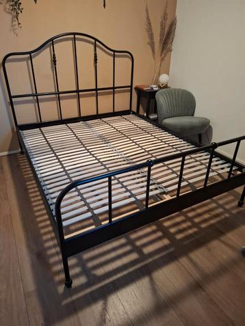 Ikea bedframe 200x160 cm