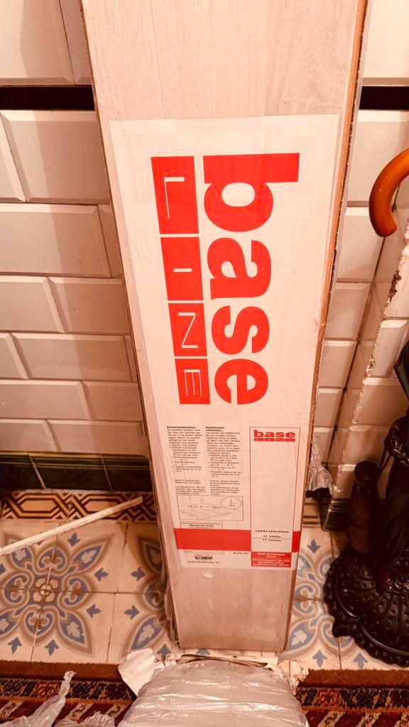 Laminaat van het merk Base Praxis, Doe-het-zelf en Verbouw, Vloerdelen en Plavuizen, Zo goed als nieuw, Laminaat, Hout, 50 tot 150 cm