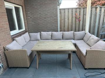 Loungeset te koop beschikbaar voor biedingen
