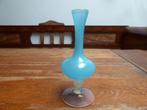 Sierlijk vintage opaline vaasje in blauw, 17 cm., Ophalen of Verzenden