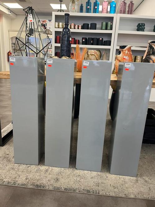 Grijze Pilaren Artistone, Huis en Inrichting, Woonaccessoires | Wandplanken en Boekenplanken, Zo goed als nieuw, Ophalen