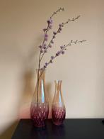 2 vazen (incl. bloemen), Huis en Inrichting, Woonaccessoires | Vazen, Minder dan 50 cm, Glas, Zo goed als nieuw, Ophalen
