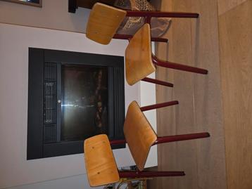 Vintage kinderstoelen  beschikbaar voor biedingen