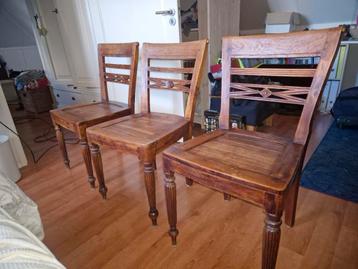 3 teakhouten stoelen