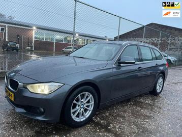 BMW 3-serie Touring 320i High Executive XENON/leer/NAVI/crui beschikbaar voor biedingen