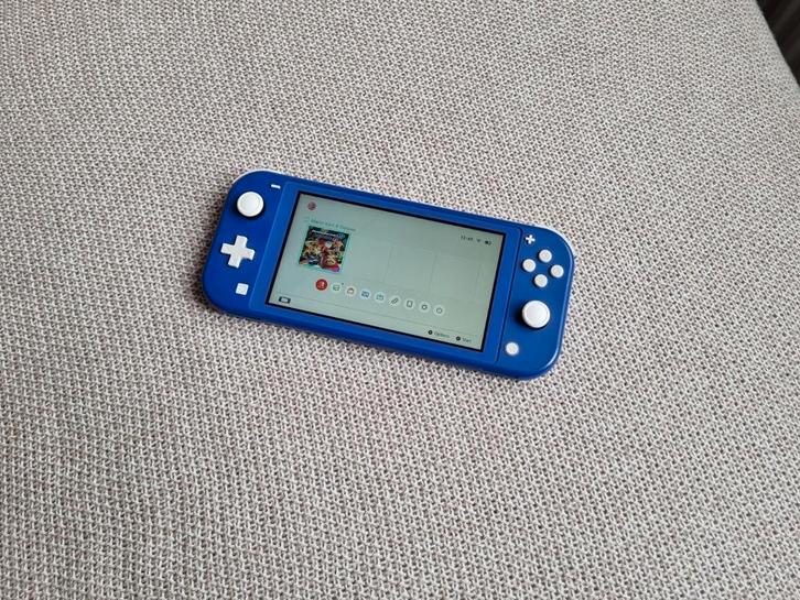 Nintendo Switch Lite - Blauw, Spelcomputers en Games, Spelcomputers | Nintendo Switch Lite, Gebruikt, Overige kleuren, Ophalen of Verzenden