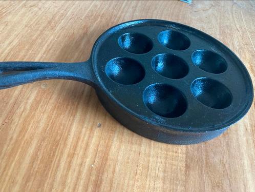 Deense gietijzeren poffertjespan, Huis en Inrichting, Keuken | Potten en Pannen, Zo goed als nieuw, Gietijzer, Ophalen