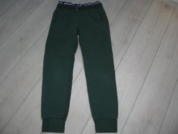 leuke NW jogging broek Groen €10.00 176 BEYOND THE LIMITS beschikbaar voor biedingen