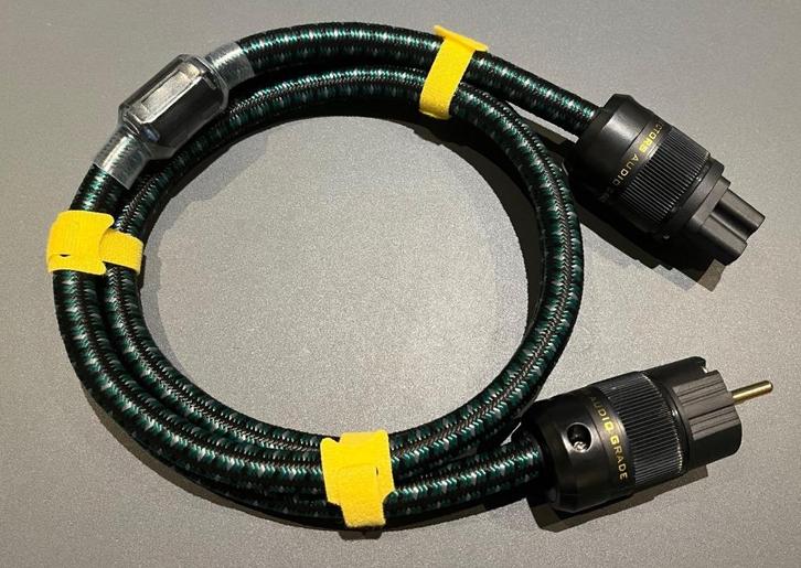 OP=OP aanbieding diverse lengtes Audioquest NRG-2 netsnoeren, Audio, Tv en Foto, Audiokabels en Televisiekabels, Zo goed als nieuw