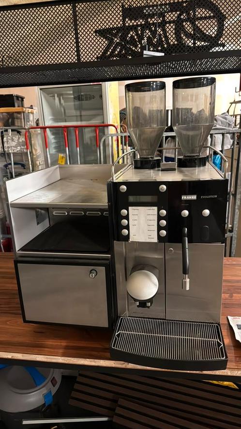 Franke evelution top koffieautomaat met cup&cool, Witgoed en Apparatuur, Koffiezetapparaten, Gebruikt, Koffiebonen, Koffiemachine