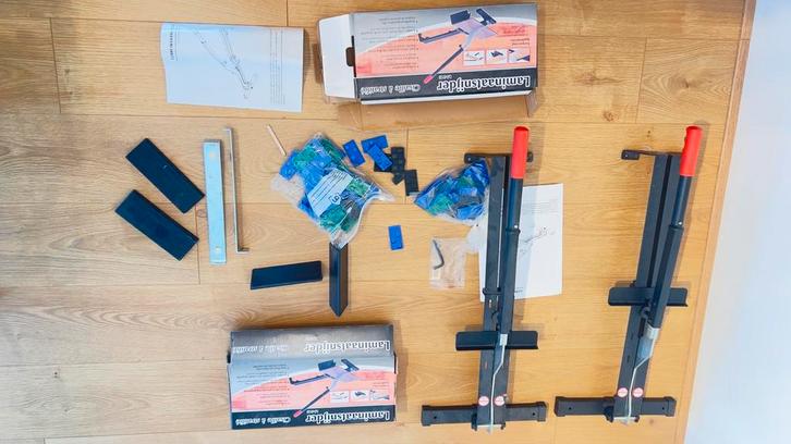 Laminaatsnijder LS-215 met alle toebehoren/vloerenlegset, Doe-het-zelf en Verbouw, Gereedschap | Handgereedschap, Zo goed als nieuw